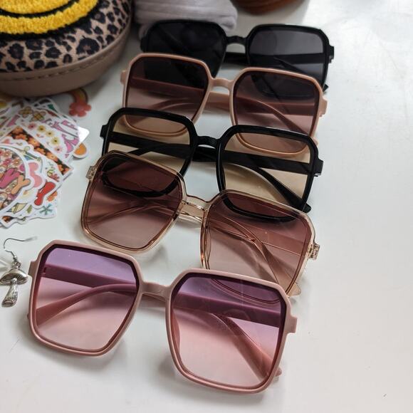 Retro 70s Groovy Funky Festival Sunglasses Rockstar Penny Lane Sunnies Shades - Picture 3 of 4